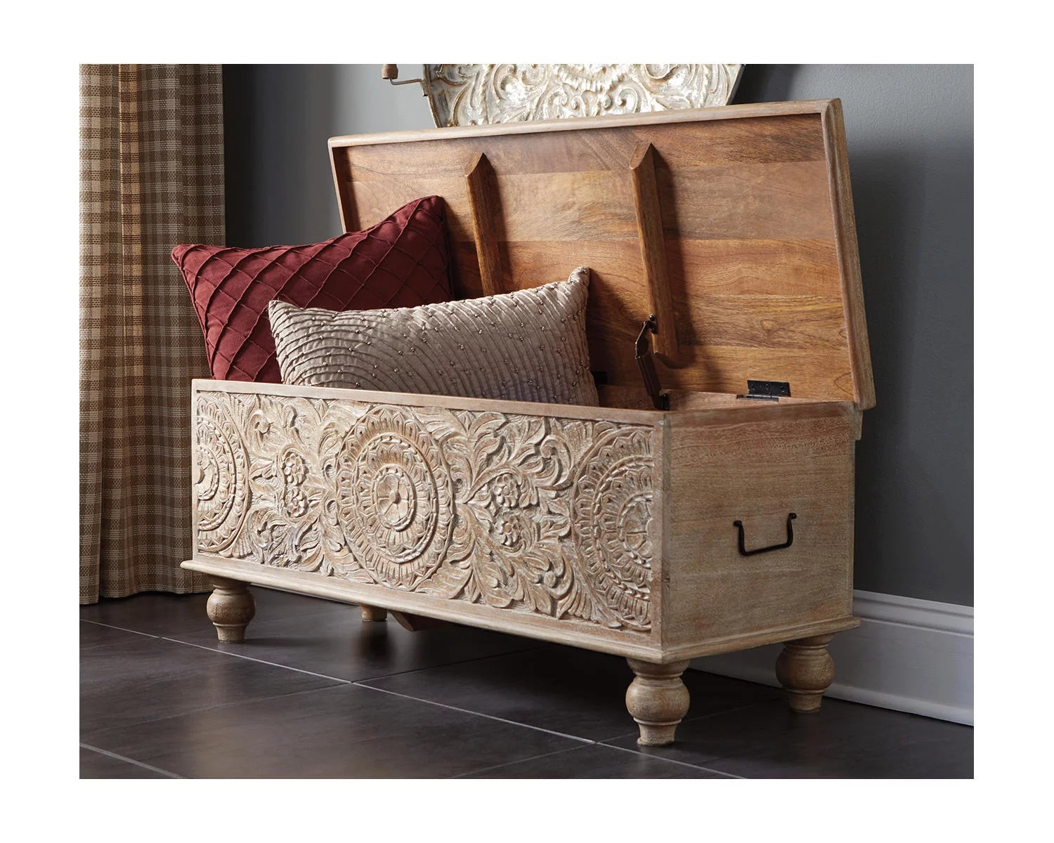 Beige Storage Bench K539007