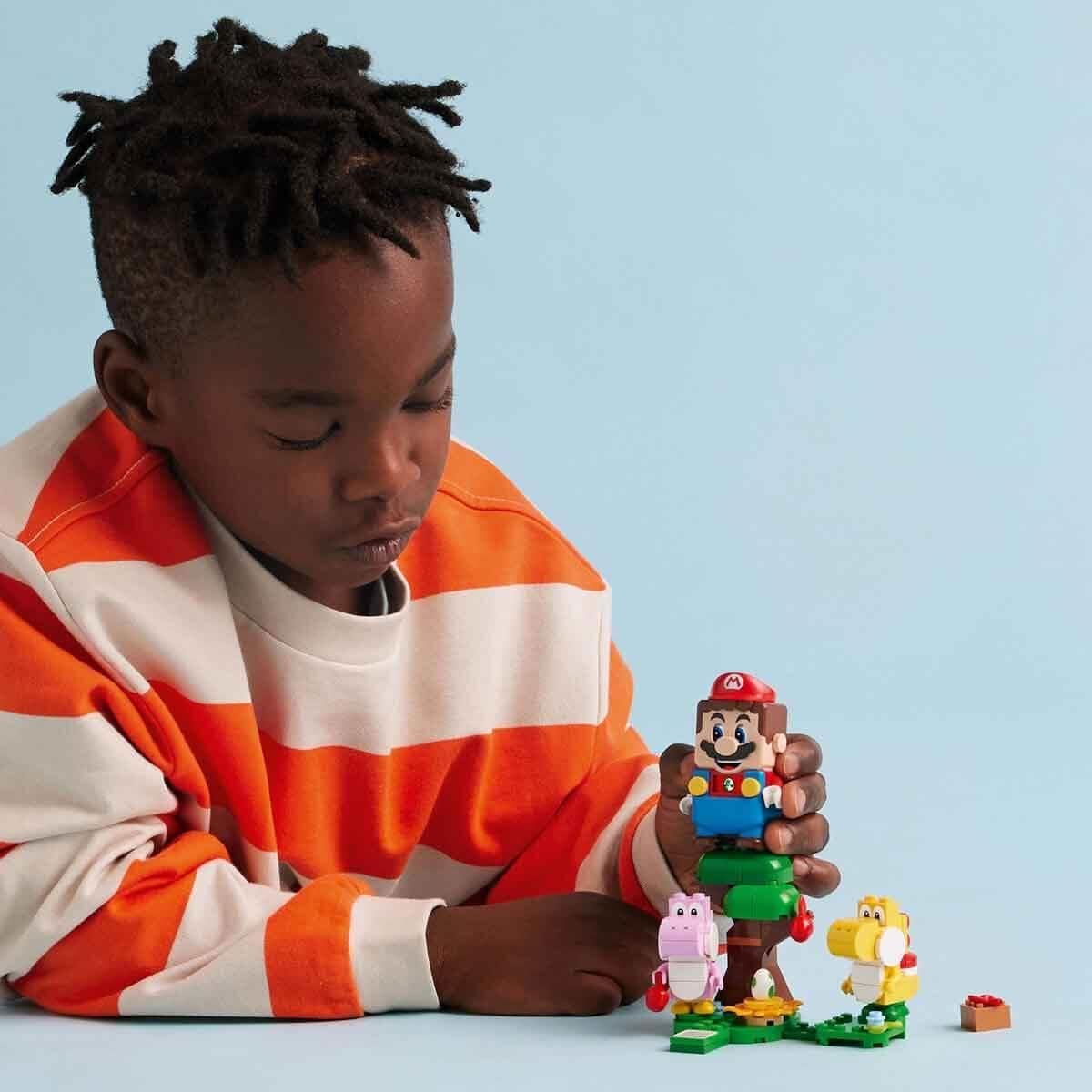 LEGO Super Mario Expansion Set with 2 Yoshi Figures T435279