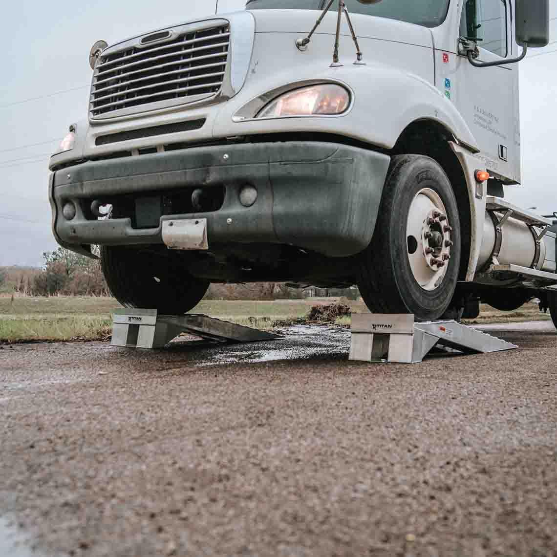 Heavy Duty Aluminum Semi Truck Riser Ramp 20,000 LB Capacity X80443