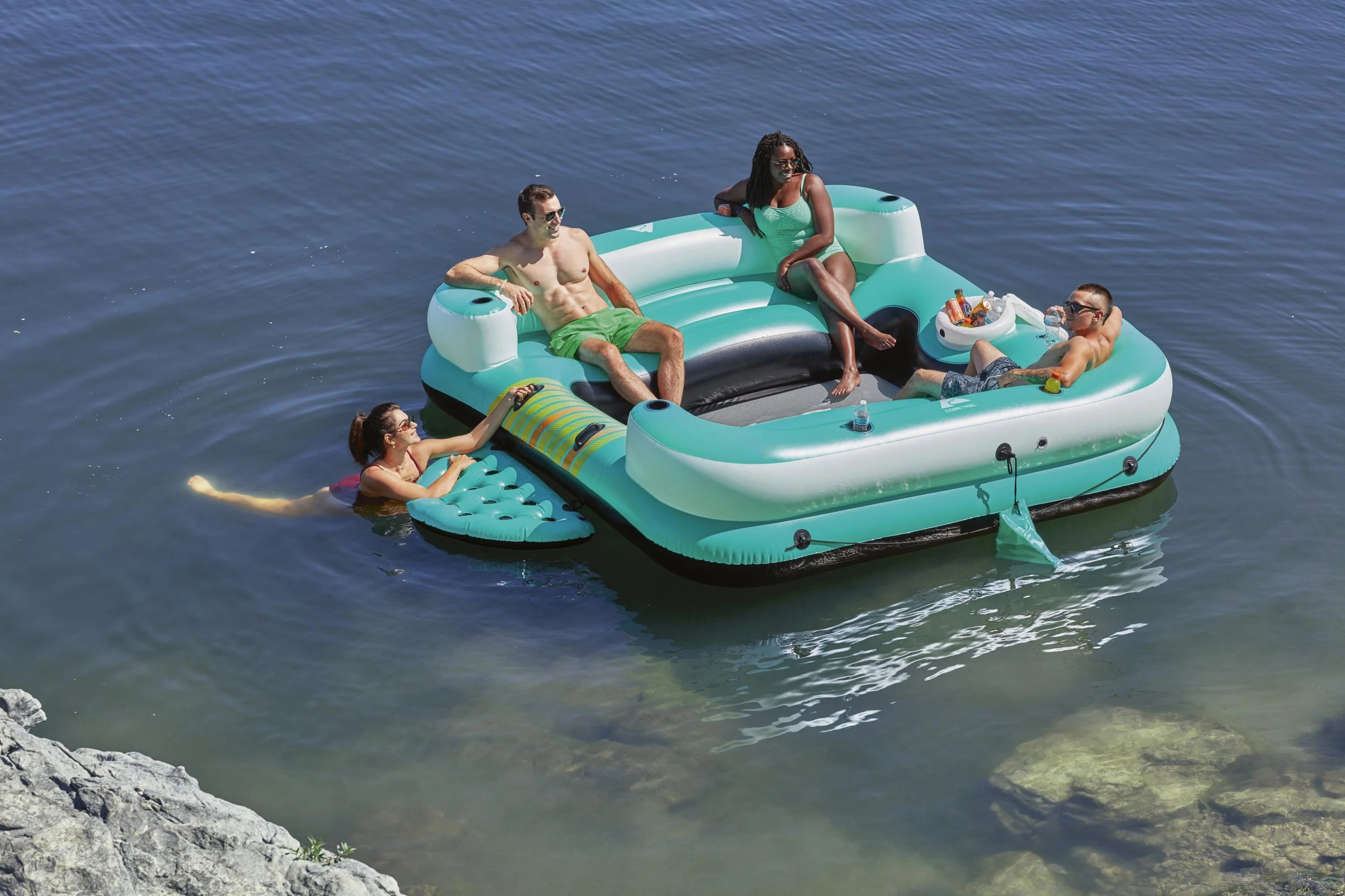 6-Person Inflatable Island 10' Multicolor Float K976
