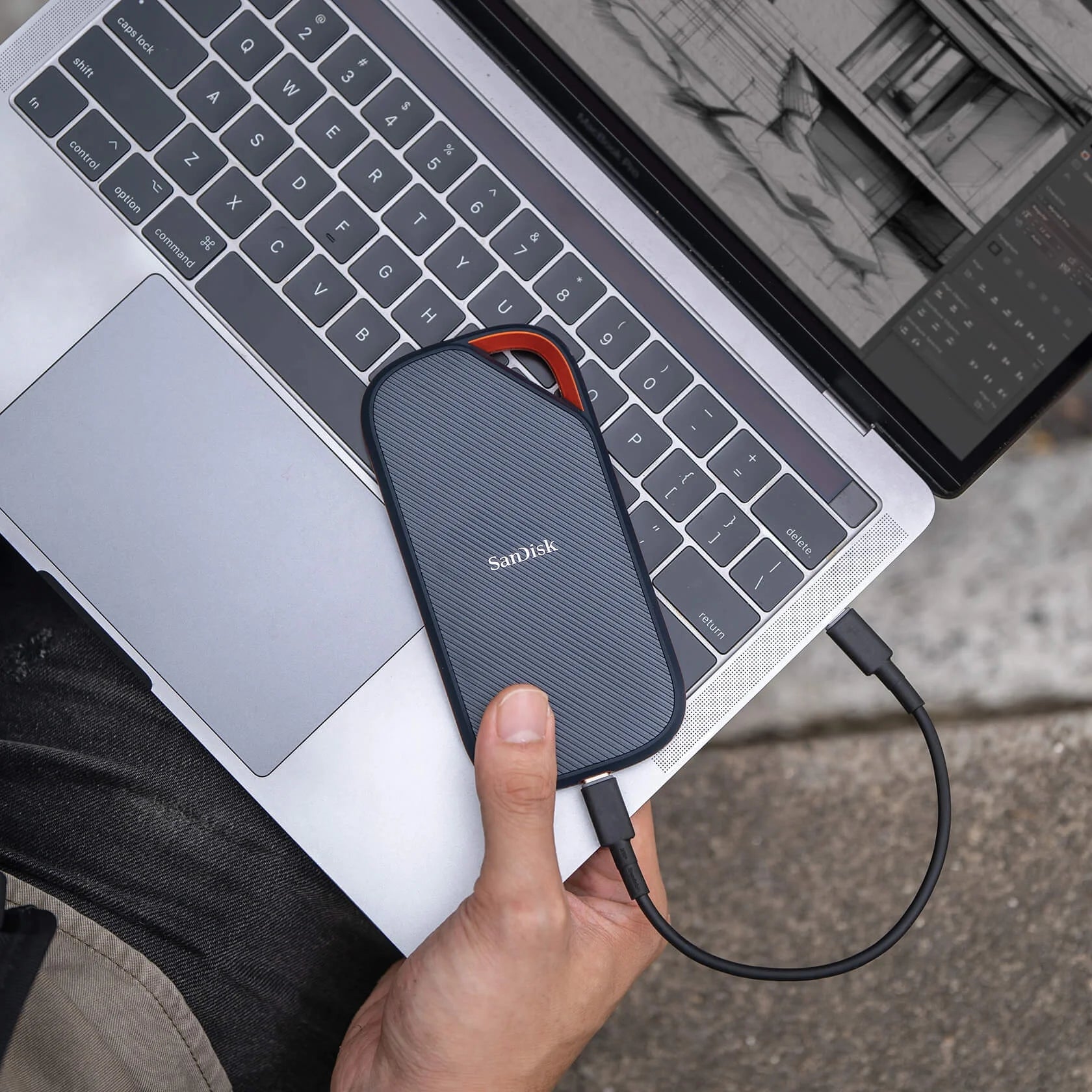 2TB Portable SSD with USB4 E7541
