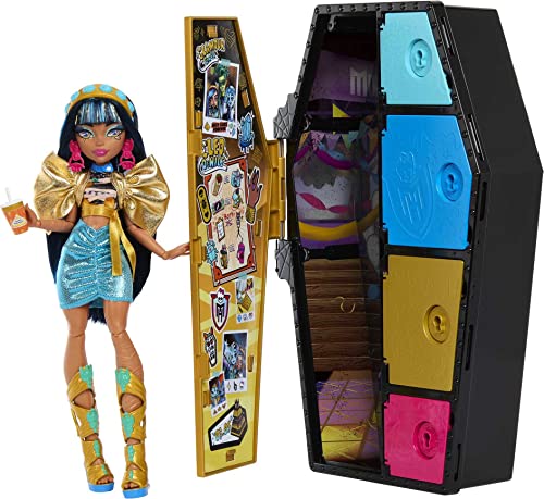 Cleo De Nile Doll & Clothes Accessories Set with Dress-Up Locker U85611