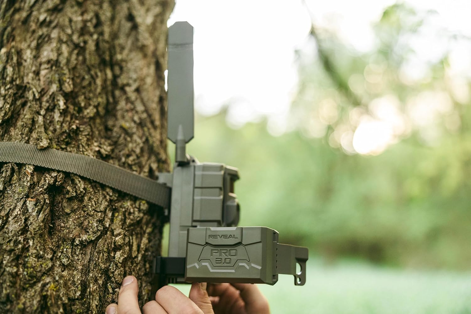 Cellular Trail Camera with Solar Panel and 32GB SD Card A887661