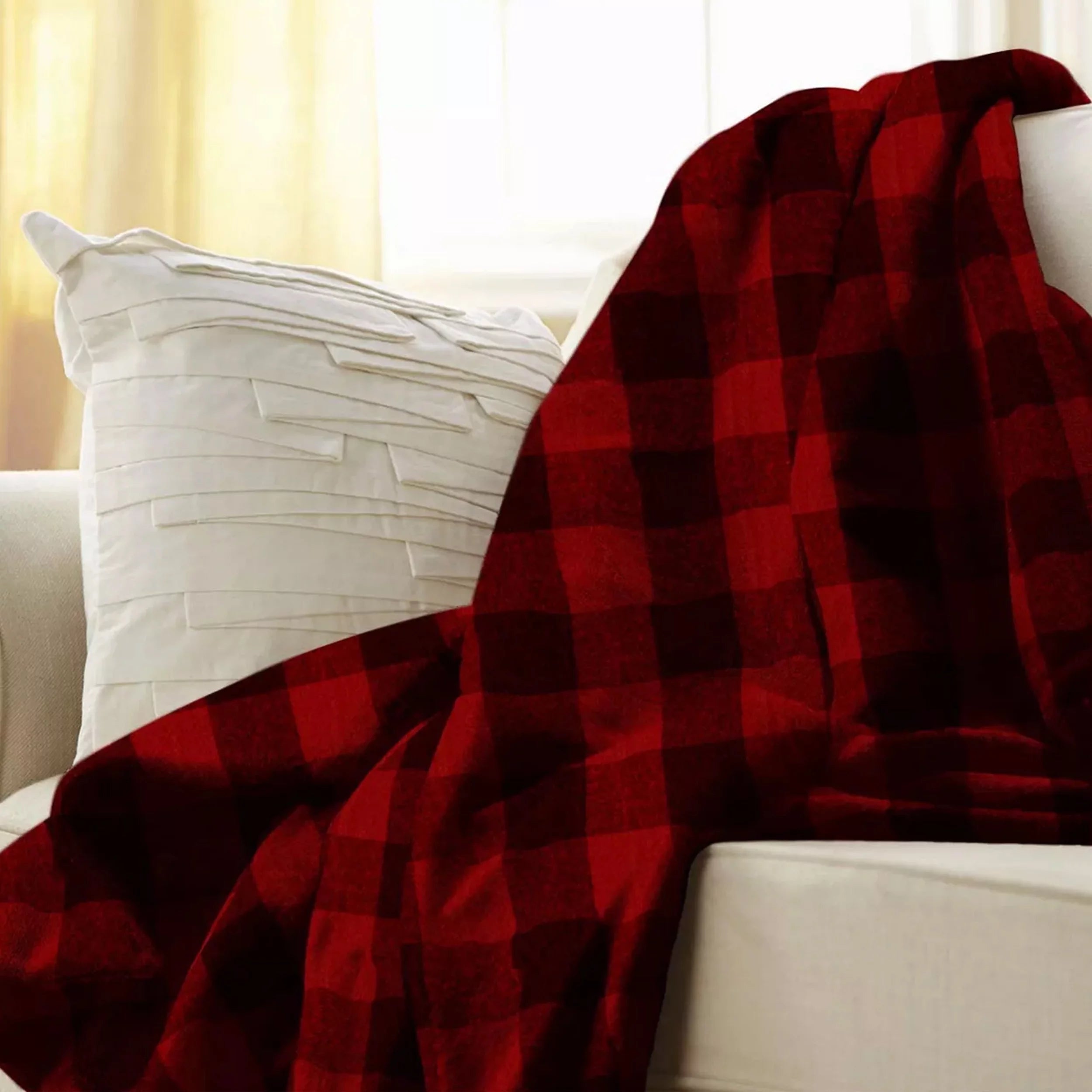 50 Inch x 60 Inch Microplush Heated Throw Blanket in Red Plaid M276120