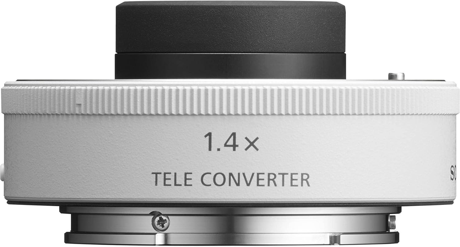 FE 70-200mm F2.8 GM OSS II Full-Frame Constant-Aperture Lens with FE 1.4X Teleconverter and Hardcase Z27660